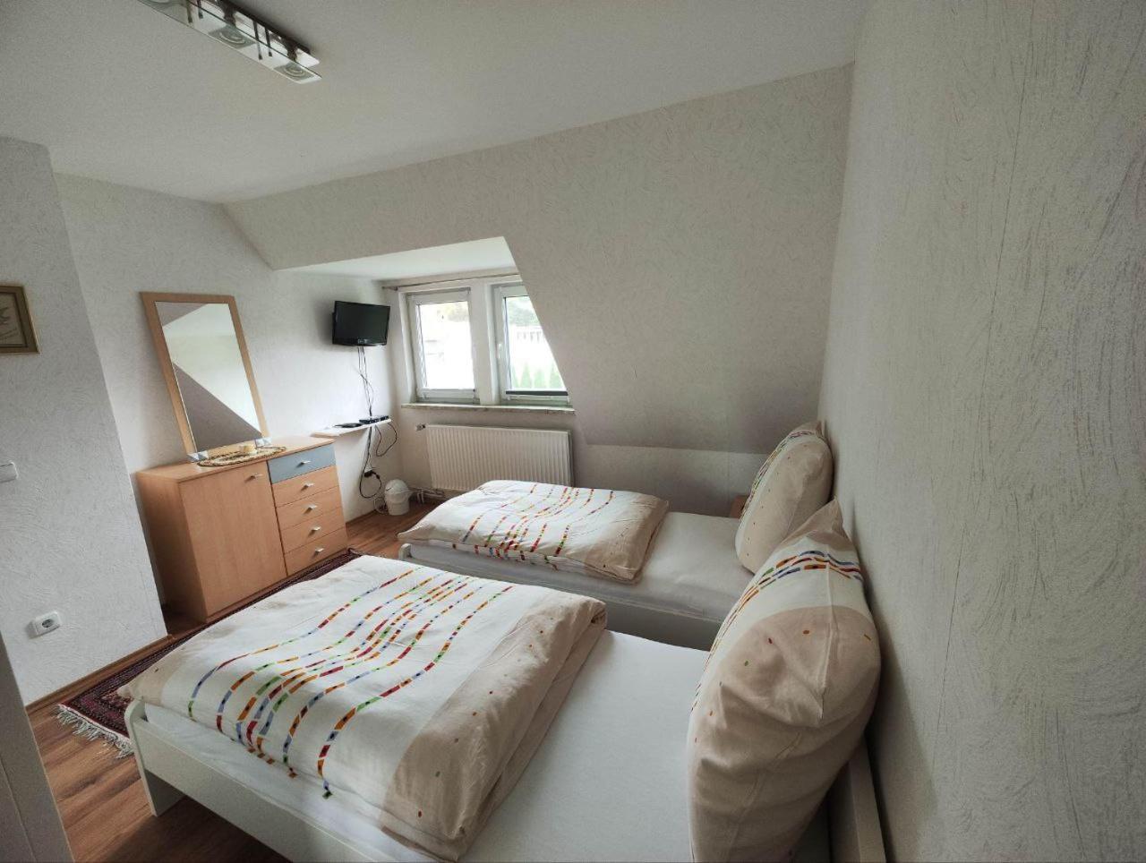 Schickes 110Qm Ferienhaus In Naehe Vw, Messe,Dez Und Orangerie Kassel Exteriör bild