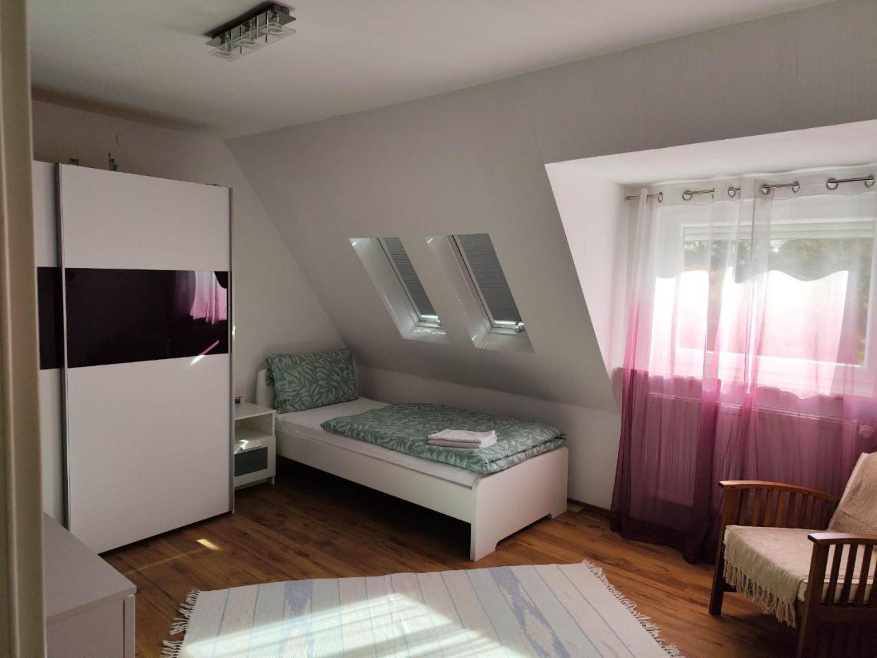 Schickes 110Qm Ferienhaus In Naehe Vw, Messe,Dez Und Orangerie Kassel Exteriör bild
